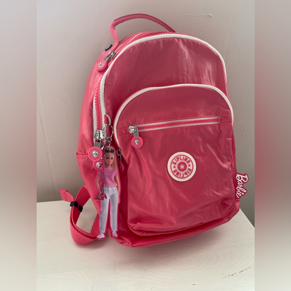 🦍Kipling BARBIE Seoul Small Barbie Tablet
Backpack. Pink